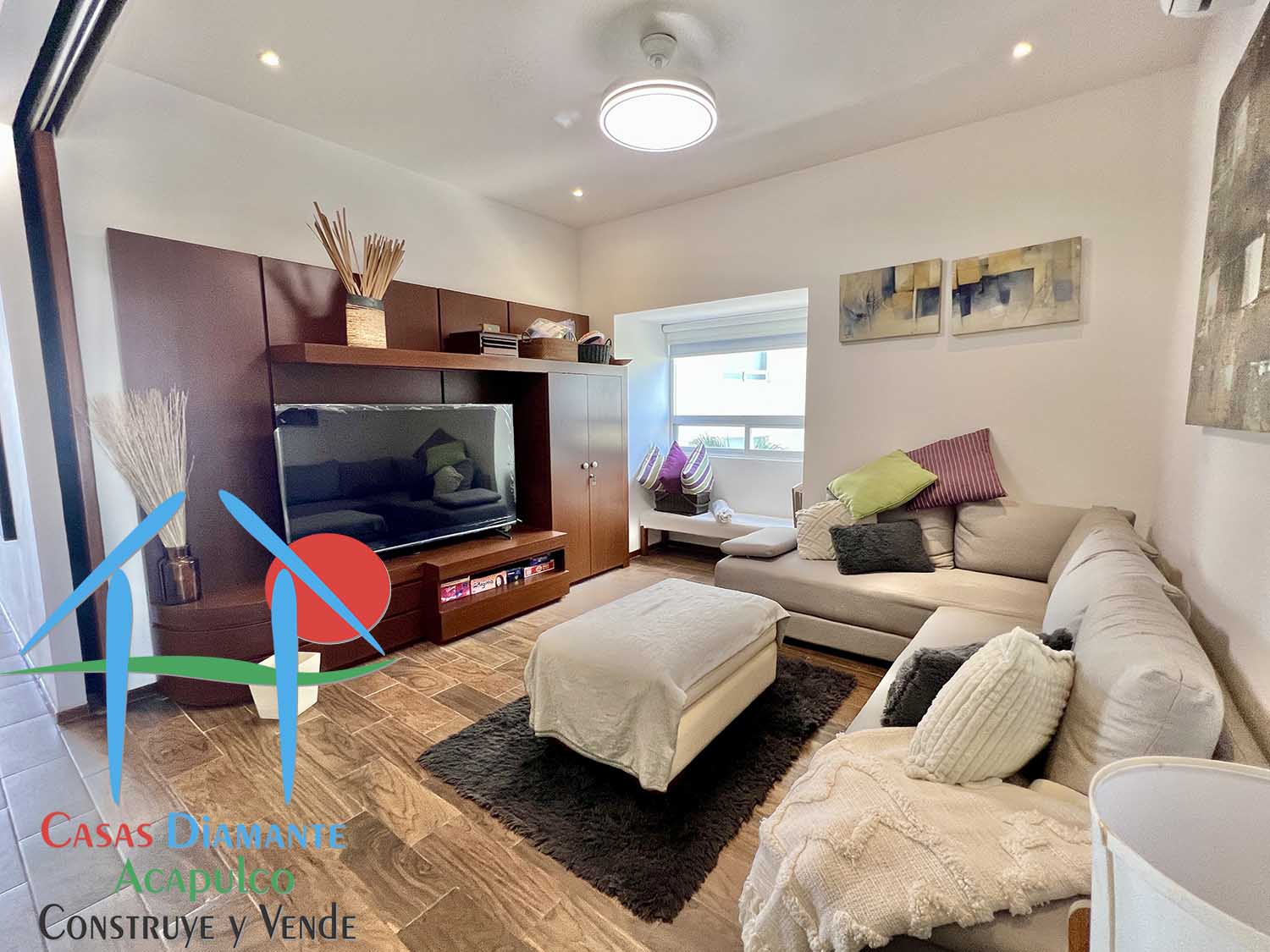 Ocean Front 201 - Sala de televisión 4